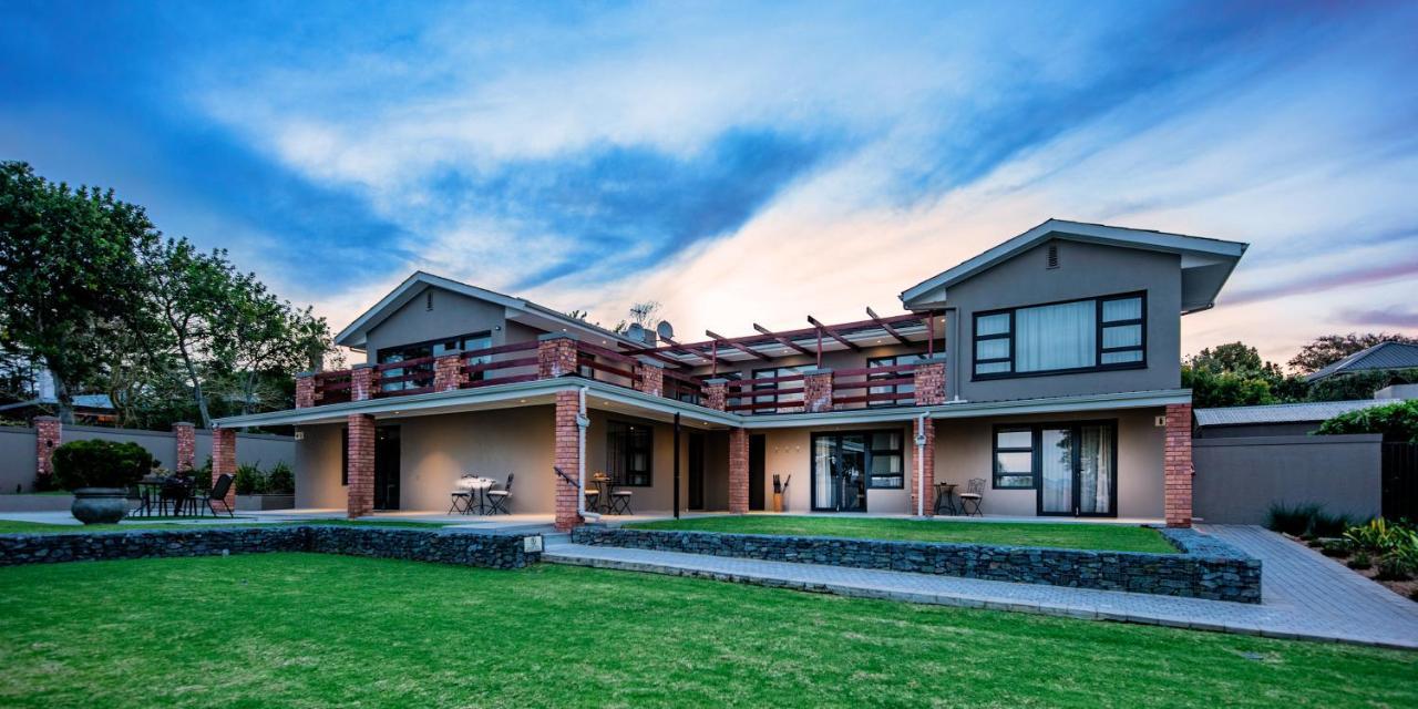 Four Palms Accommodation Дърбанвил Екстериор снимка