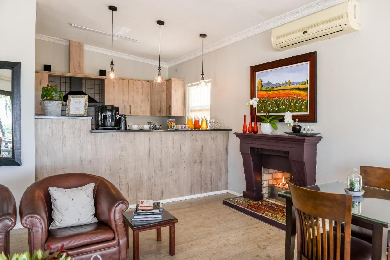 Four Palms Accommodation Дърбанвил Екстериор снимка