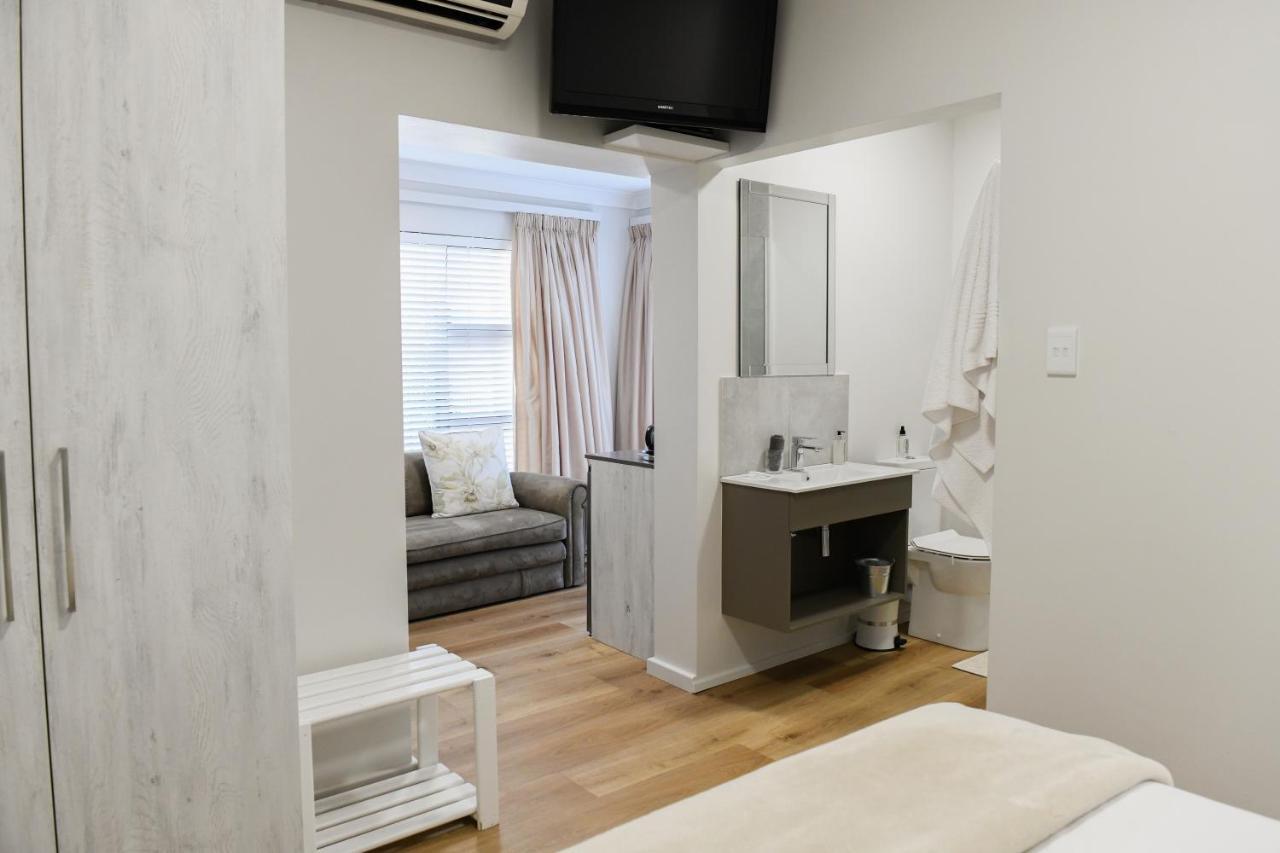 Four Palms Accommodation Дърбанвил Екстериор снимка