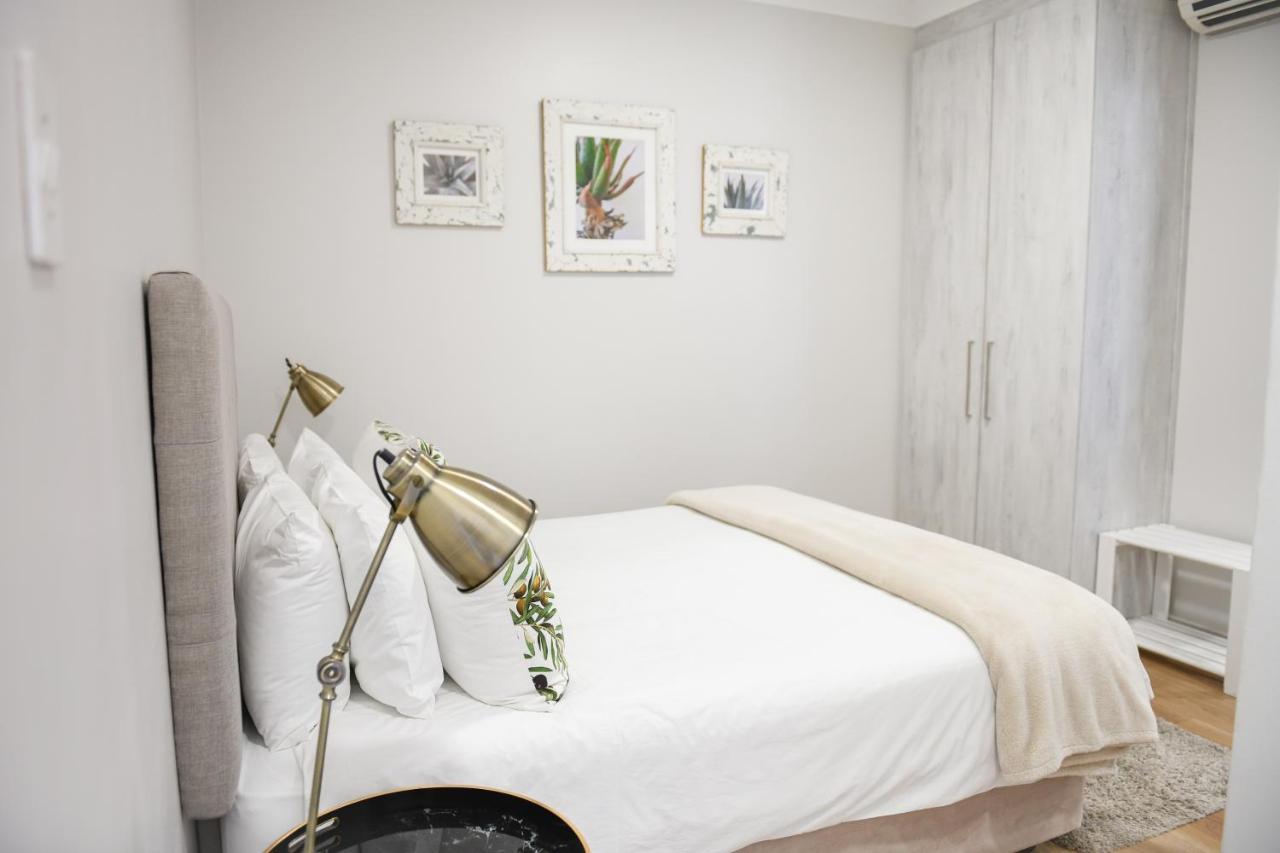 Four Palms Accommodation Дърбанвил Екстериор снимка
