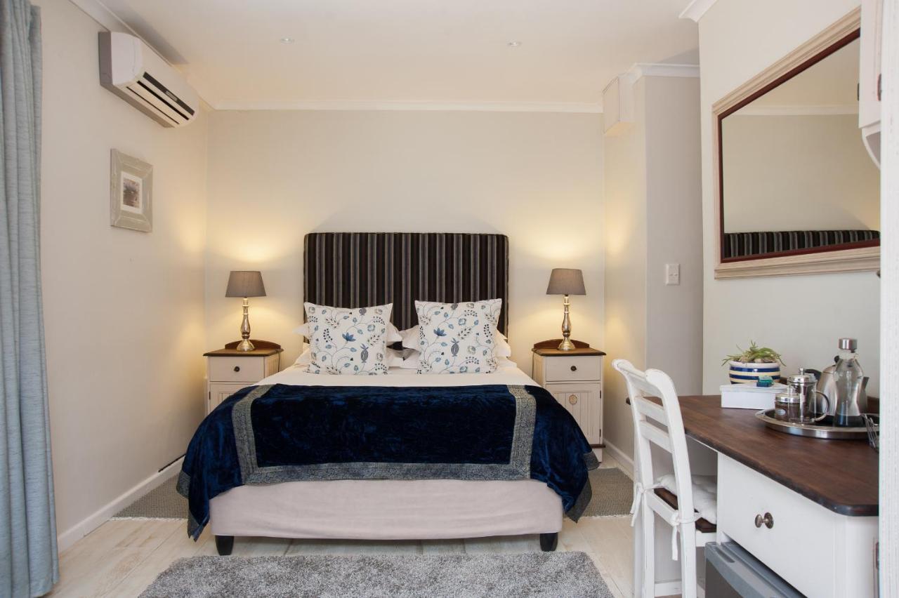Four Palms Accommodation Дърбанвил Екстериор снимка