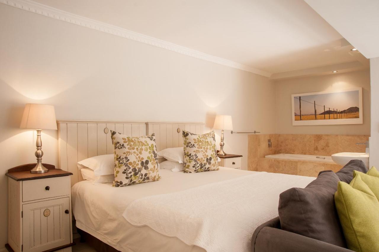 Four Palms Accommodation Дърбанвил Екстериор снимка