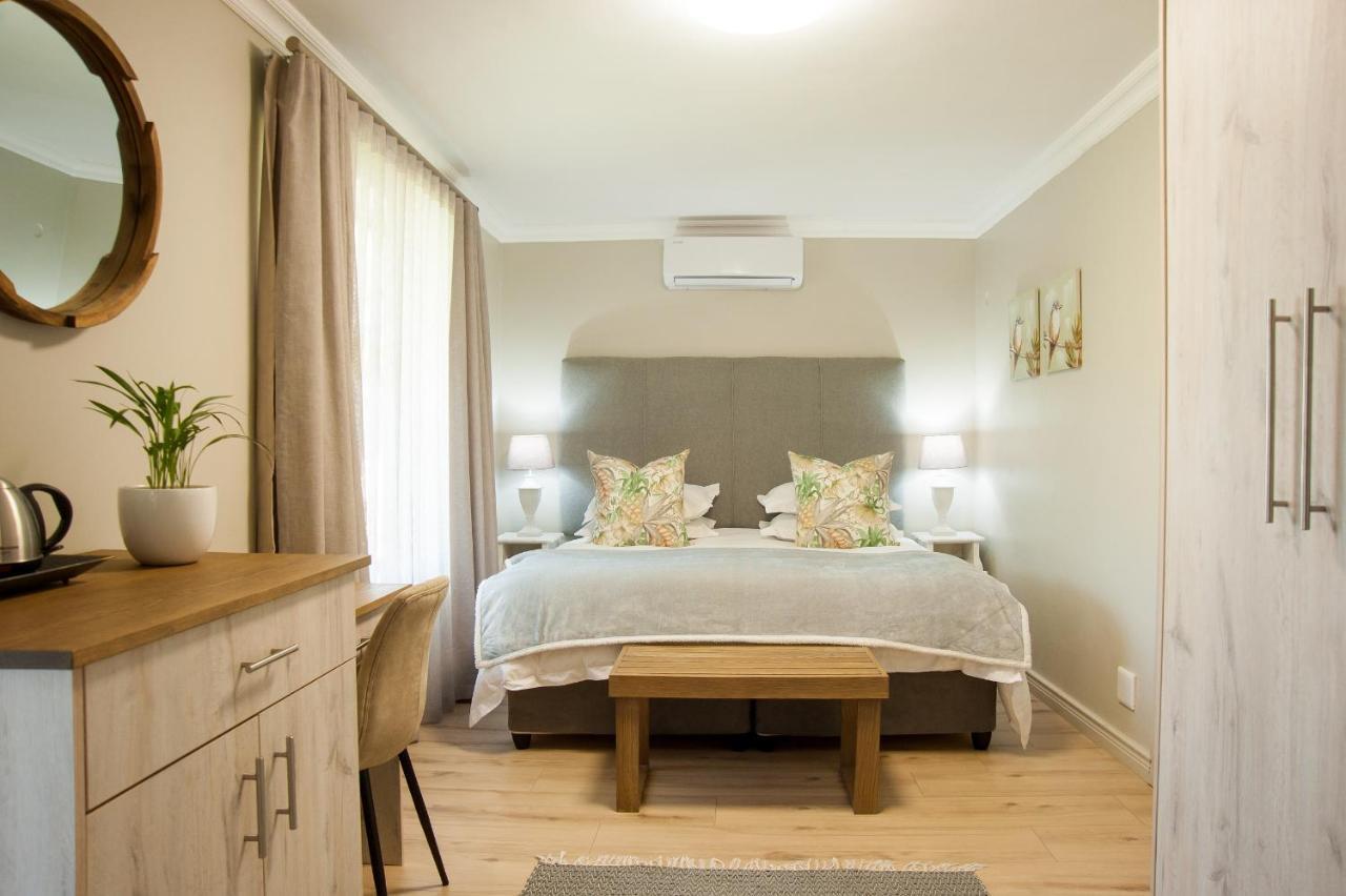 Four Palms Accommodation Дърбанвил Екстериор снимка